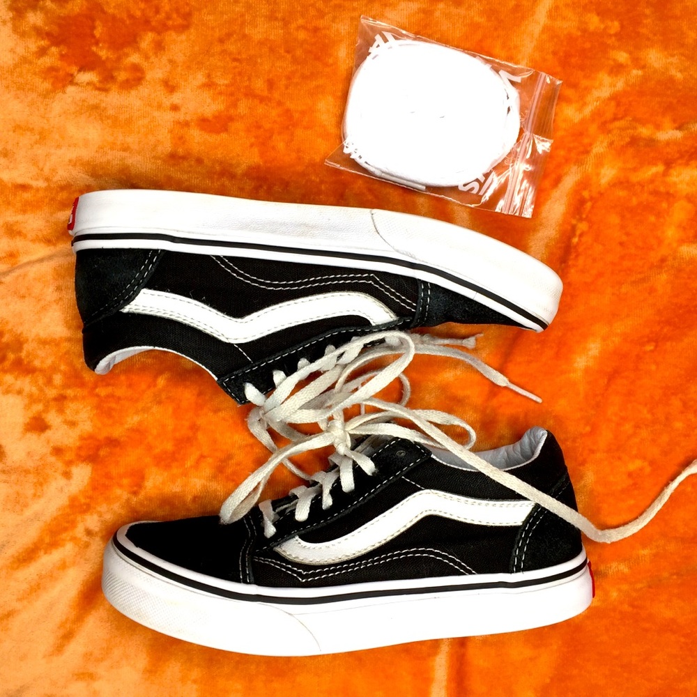 COPY - Kids 13.5 Black Vans